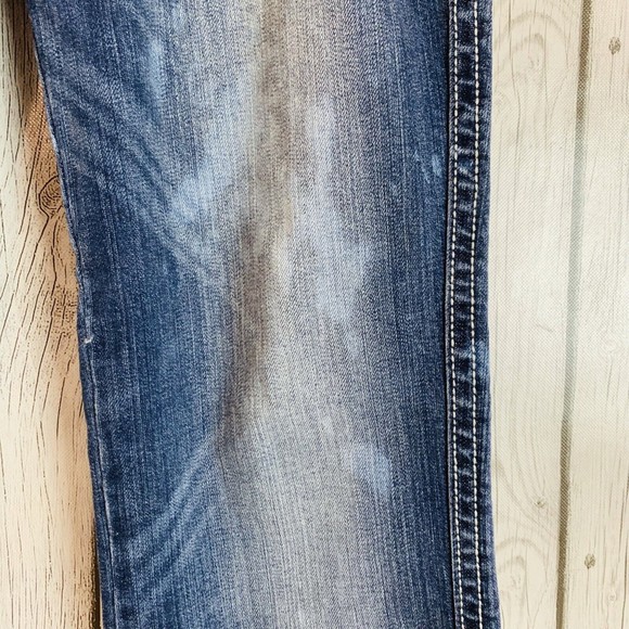Womens ROCK 47 Wrangler Low Rise Embroidered Medium Wash Blue Jeans Size 11/12 - Picture 4 of 13